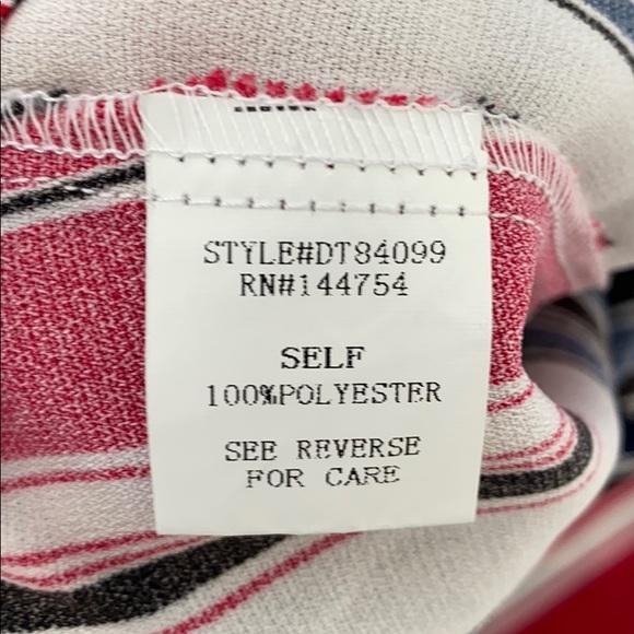 Davi & Dani Tie Front Blouse - Picture 4 of 4